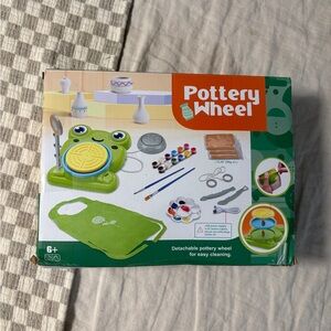 Kids Pottery Wheel Kit brand new in box